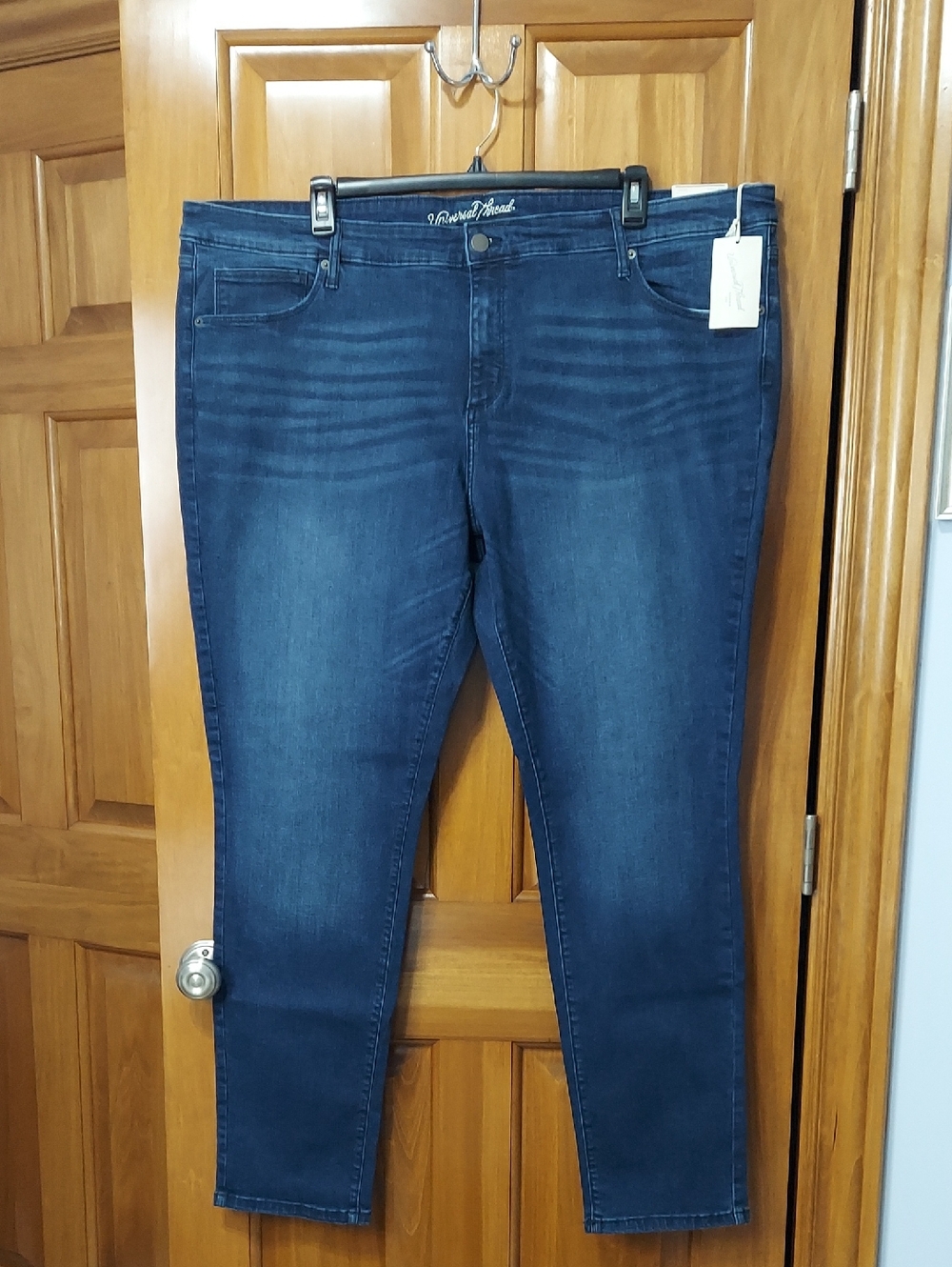 ๐ Universal Thread Women's Skinny Stretchy Dark Blue Jeans, Size 26W Long, New